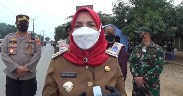 Walikota Eva Dwiana