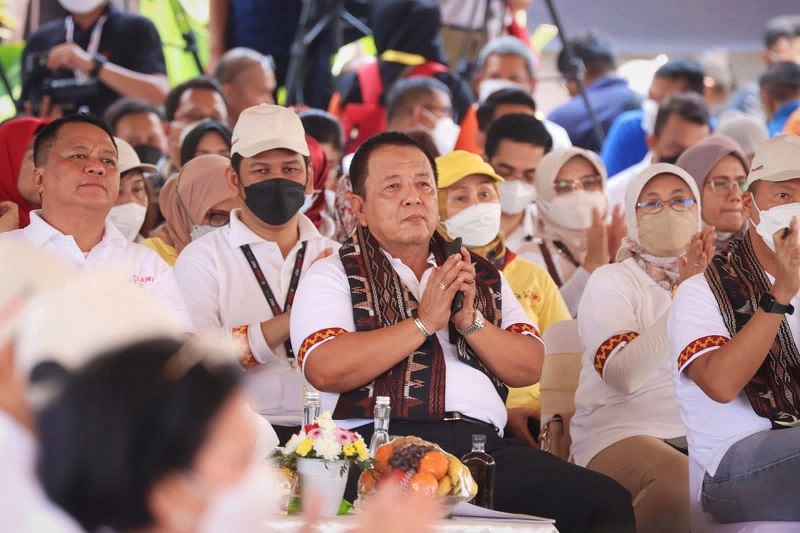 Gubernur Arinal Djunaidi mendampingi Menteri Perindustrian RI pada acara Harvesting Gerakan Nasional Bangga Buatan Indonesia Lagawifest Tahun 2022, di Pulau Tegal Mas, 23 Juni 2022.
