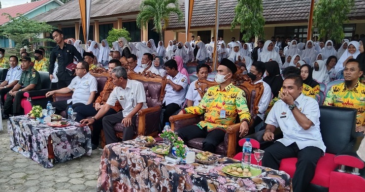 "Kita berharap semua anak-anak di Kabupaten Mesuji sekolah semua, dan memperoleh kesempatan mendapatkan mutu pendidikan yang baik hingga mampu melanjutkan pendidikan tinggi," kata Sulpakar