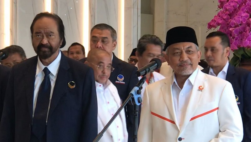 Surya Paloh memastikan belum ada kesepakatan koalisi. Tapi ia memberi sinyal kemungkinan pembentukan itu ada, itu jelas itu. Kita belum tahu kapannya. Kita enggak tahu,” imbuhnya.